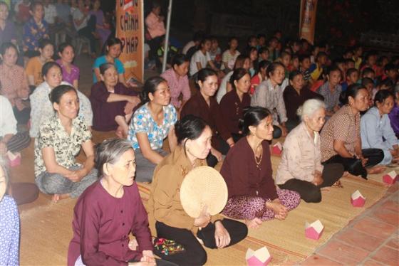 Đêm hoa đăng mừng Phật đản sinh tại chùa Long Yên