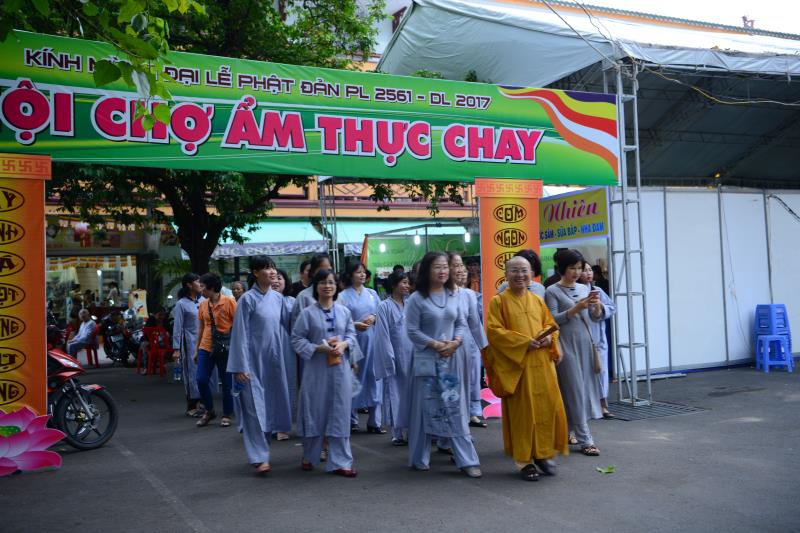 TP.HCM: Long trọng khai mạc triển lãm và hội chợ Văn hóa Phật giáo chào mừng đại lễ Phật đản PL.2561- PL.2017