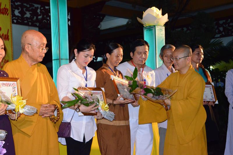 TP.HCM: Long trọng khai mạc triển lãm và hội chợ Văn hóa Phật giáo chào mừng đại lễ Phật đản PL.2561- PL.2017