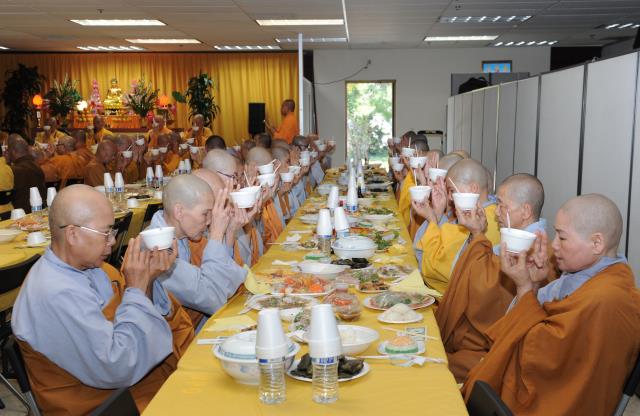 Khóa An cư kiết hạ năm 2017 Tại Niệm Phật đường Fremont, California, Hoa Kỳ Ngày 22/6/2017