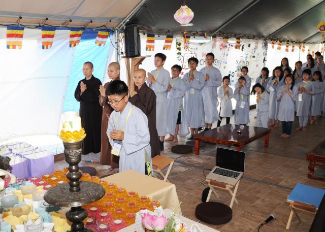 Khóa tu Phật pháp trẻ em hè 2017 tại Tu viện Huyền Không, San Jose