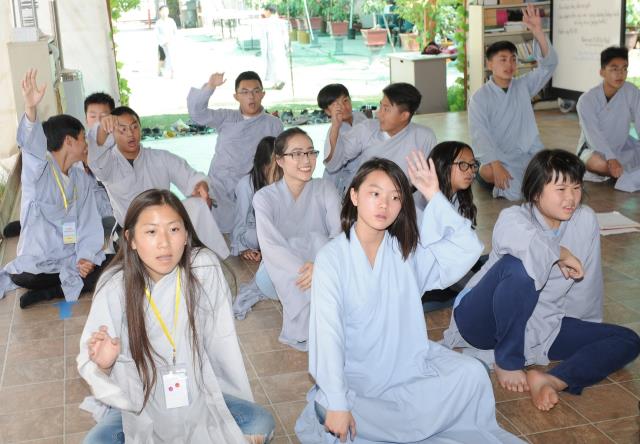 Khóa tu Phật pháp trẻ em hè 2017 tại Tu viện Huyền Không, San Jose