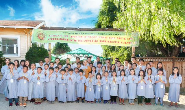 Khóa tu Phật pháp trẻ em hè 2017 tại Tu viện Huyền Không, San Jose