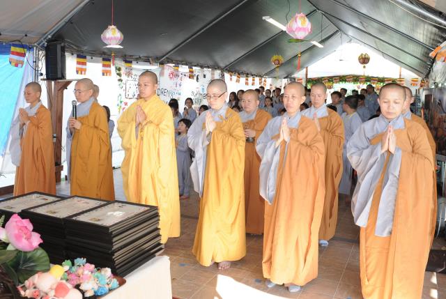Khóa tu Phật pháp trẻ em hè 2017 tại Tu viện Huyền Không, San Jose