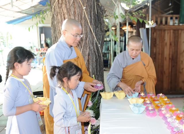 Khóa tu Phật pháp trẻ em hè 2017 tại Tu viện Huyền Không, San Jose