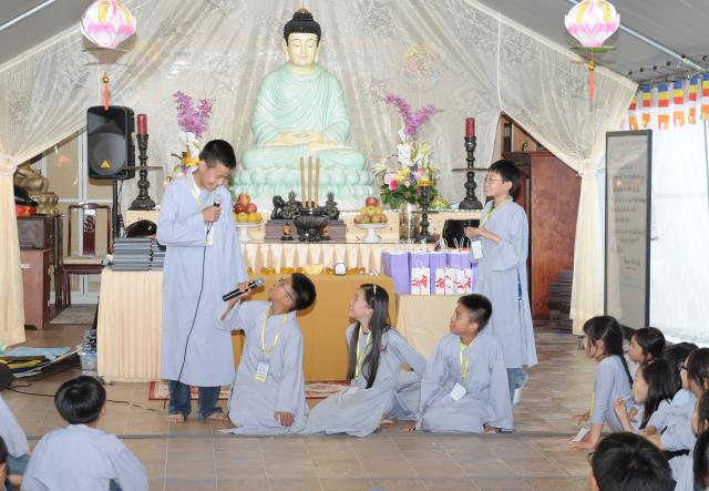 Khóa tu Phật pháp trẻ em hè 2017 tại Tu viện Huyền Không, San Jose