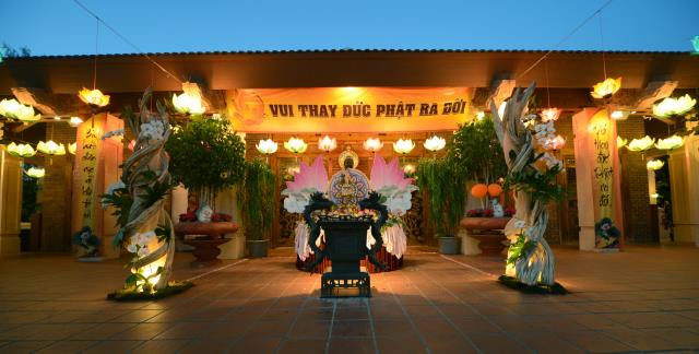 Đại lễ Phật đản PL.2561 tại chùa Đức Viên,San Jose (Hoa Kỳ)