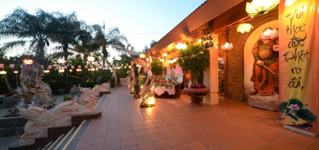 Đại lễ Phật đản PL.2561 tại chùa Đức Viên,San Jose (Hoa Kỳ)