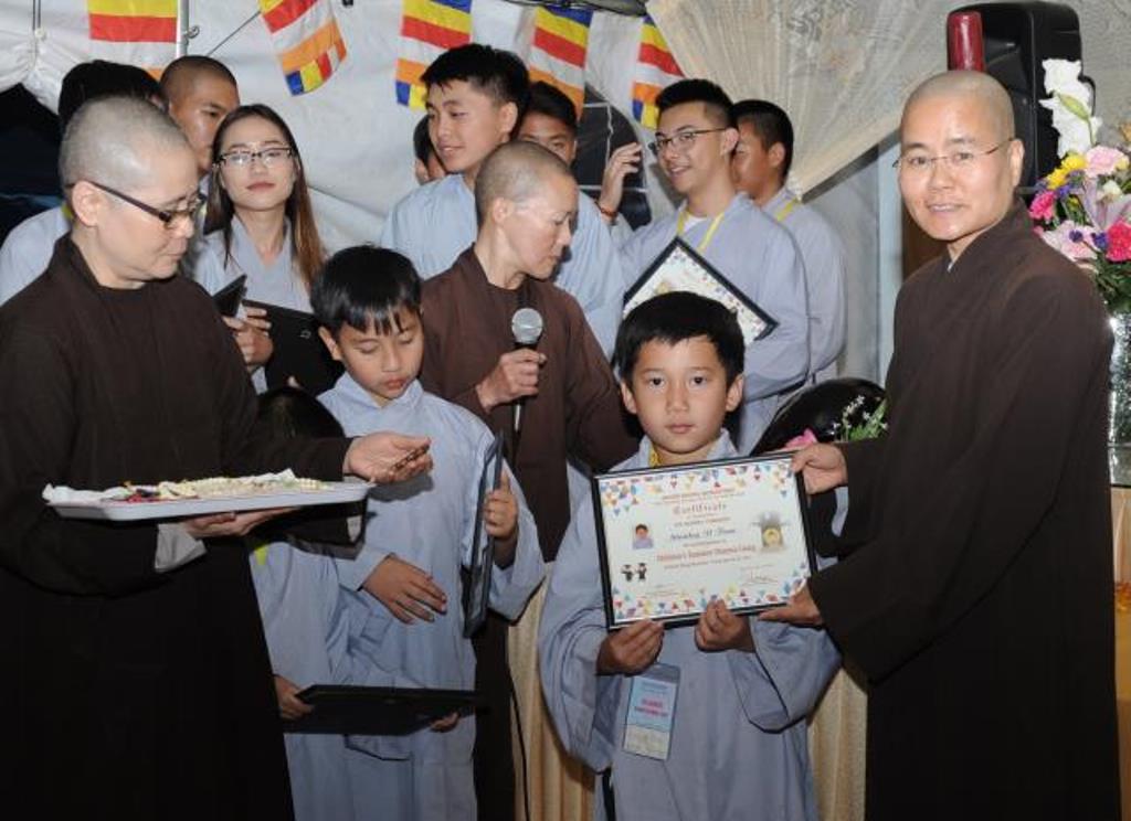 Khóa tu Phật pháp trẻ em hè 2017 tại Tu viện Huyền Không, San Jose