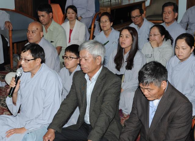 Thượng tọa Thích Nhật Từ giảng pháp tại chùa Duyên Giác, San Jose, Hoa Kỳ.