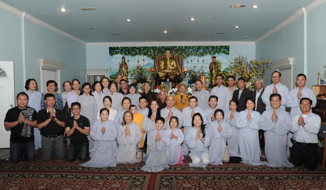 Thượng tọa Thích Nhật Từ giảng pháp tại chùa Duyên Giác, San Jose, Hoa Kỳ.