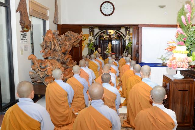 Đại lễ Phật đản PL.2561 tại chùa Đức Viên,San Jose (Hoa Kỳ)