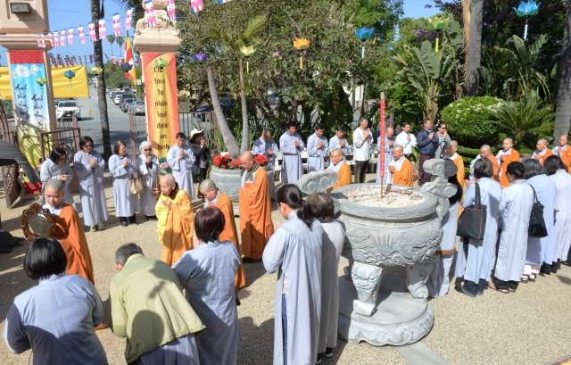 Đại lễ Phật đản PL.2561 tại chùa Đức Viên,San Jose (Hoa Kỳ)
