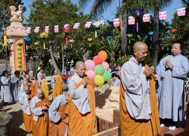 Đại lễ Phật đản PL.2561 tại chùa Đức Viên,San Jose (Hoa Kỳ)