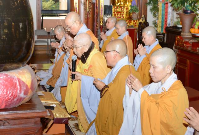 Đại lễ Phật đản PL.2561 tại chùa Đức Viên,San Jose (Hoa Kỳ)