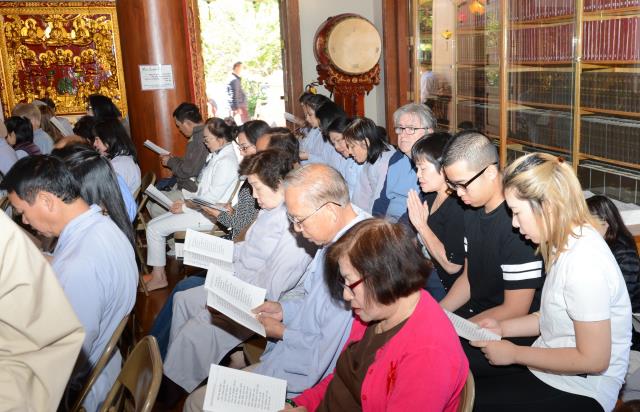 Đại lễ Phật đản PL.2561 tại chùa Đức Viên,San Jose (Hoa Kỳ)