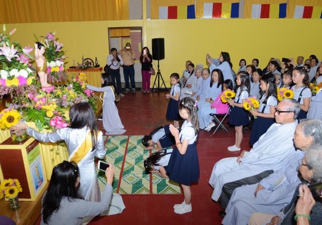 Đại Lễ Phật Đản Tại Niệm Phật Đường Fremont, Hoa Kỳ