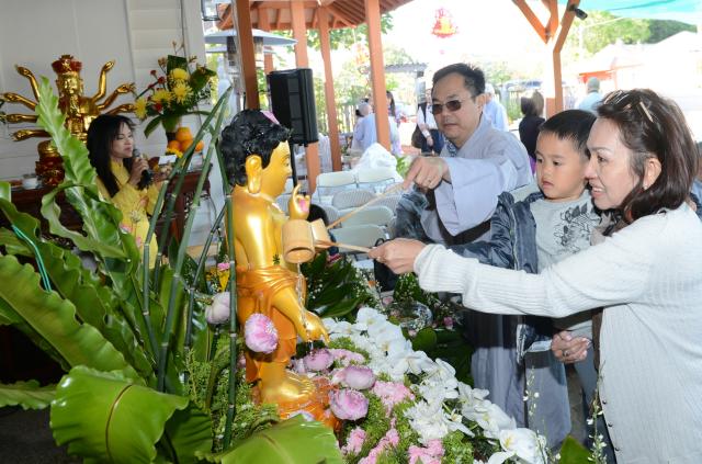 Đại Lễ Phật Đản PL 2561 Tại Ấn Tôn Thiền Đường, San Jose, Hoa Kỳ