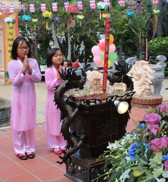 Đại lễ Phật đản PL.2561 tại chùa Đức Viên,San Jose (Hoa Kỳ)
