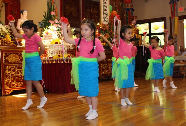 Đại lễ Phật đản PL.2561 tại chùa Đức Viên,San Jose (Hoa Kỳ)