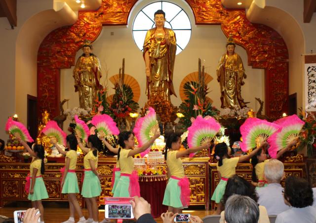 Đại lễ Phật đản PL.2561 tại chùa Đức Viên,San Jose (Hoa Kỳ)