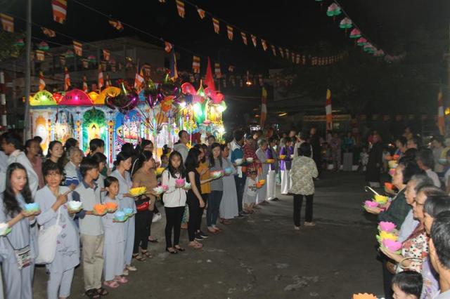 PG Đồng Tháp: Chùm ảnh xe hoa diễu hành
