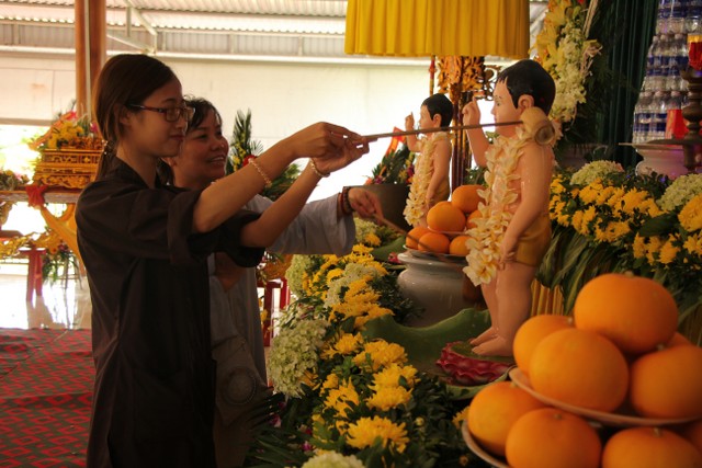 Thái Bình: Phật đản về với chùa Văn Môn