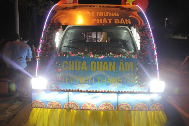 Thái Bình: Diễu hành xe hoa và văn nghệ mừng Phật đản