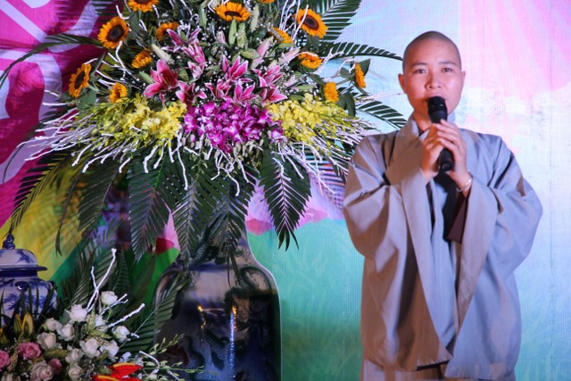 Thái Bình: Diễu hành xe hoa và văn nghệ mừng Phật đản