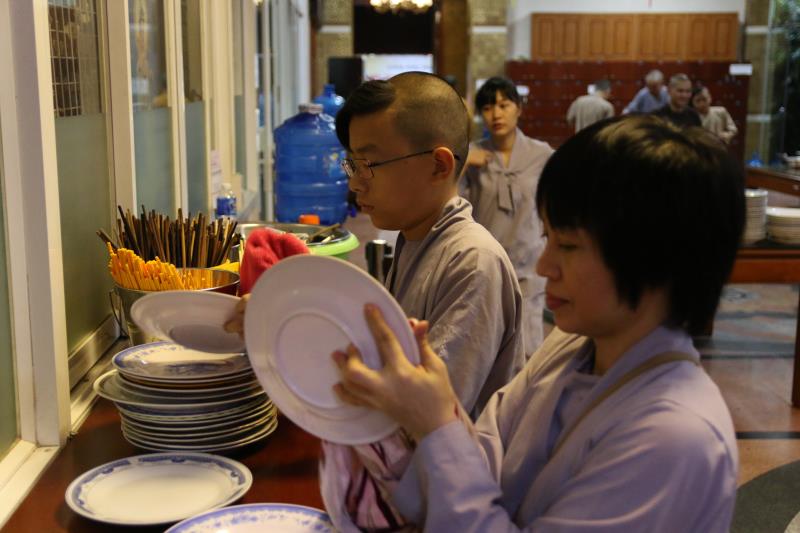 Ngày tu tập thứ hai tại khóa tu xuất gia gieo duyên chùa Giác Ngộ