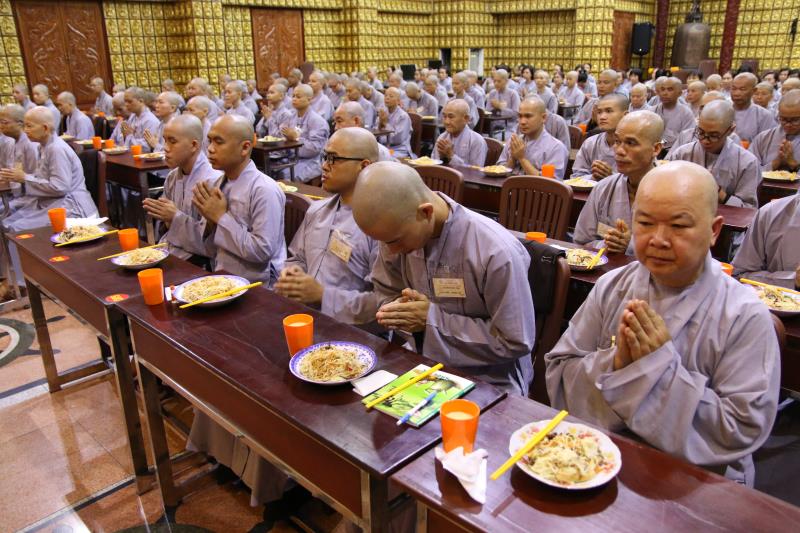 Ngày tu tập thứ hai tại khóa tu xuất gia gieo duyên chùa Giác Ngộ
