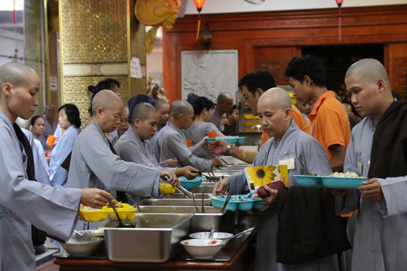 Ngày tu tập thứ hai tại khóa tu xuất gia gieo duyên chùa Giác Ngộ