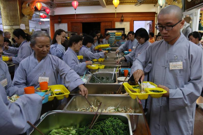 Ngày tu tập thứ hai tại khóa tu xuất gia gieo duyên chùa Giác Ngộ