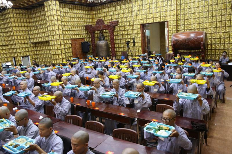 Ngày tu tập thứ hai tại khóa tu xuất gia gieo duyên chùa Giác Ngộ