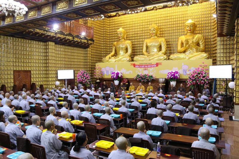 Ngày tu tập thứ hai tại khóa tu xuất gia gieo duyên chùa Giác Ngộ