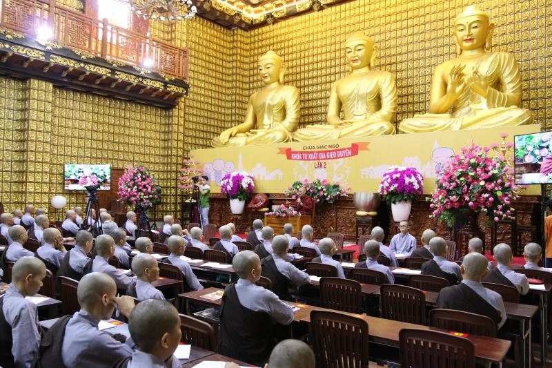 Ngày tu tập thứ hai tại khóa tu xuất gia gieo duyên chùa Giác Ngộ