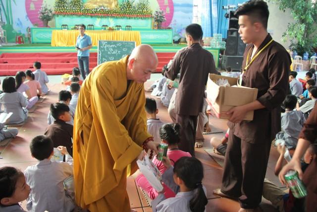 Thái Bình: Bế mạc khóa tu sen hồng chùa Từ Xuyên