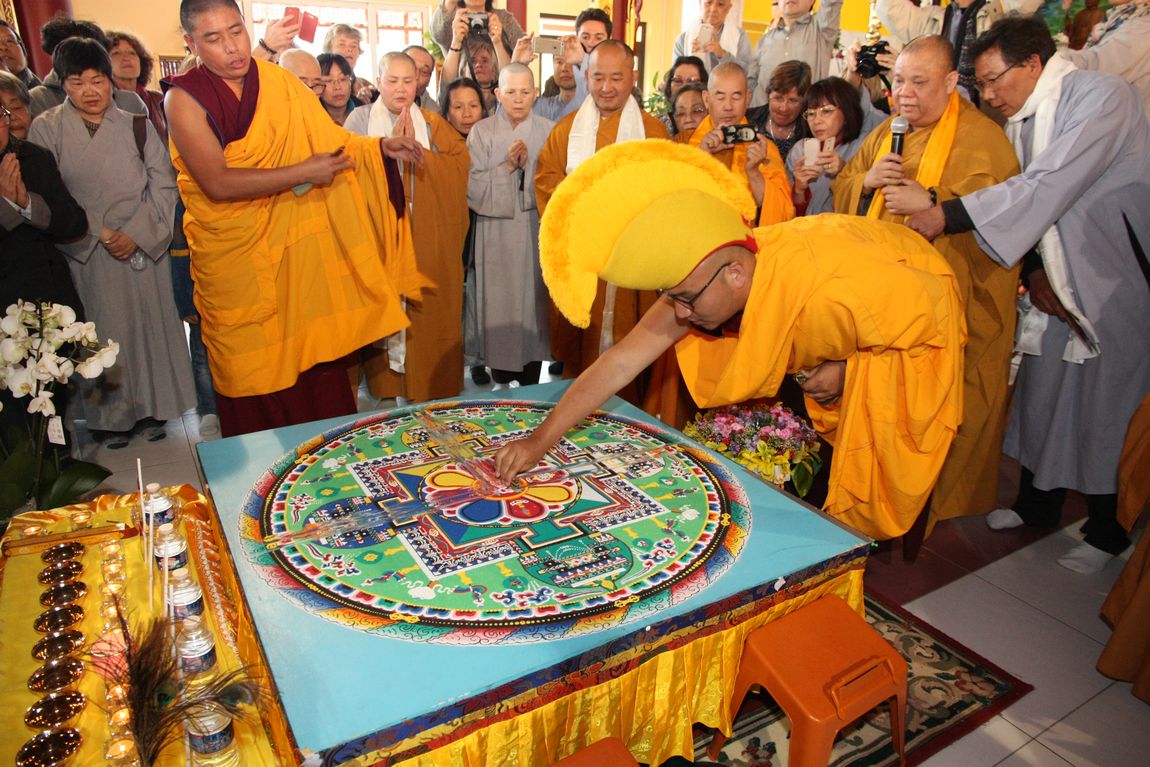 Đạo tràng Mạn Đà La Quan Thế Âm Bồ Tát (Chùa Khánh Anh,Évry)