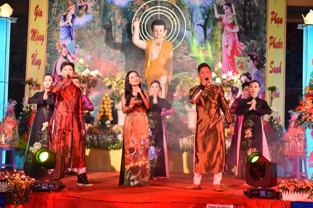 TP.HCM : Tưng bừng đêm văn nghệ kính mừng lễ Phận đản PL.2561- DL.2017