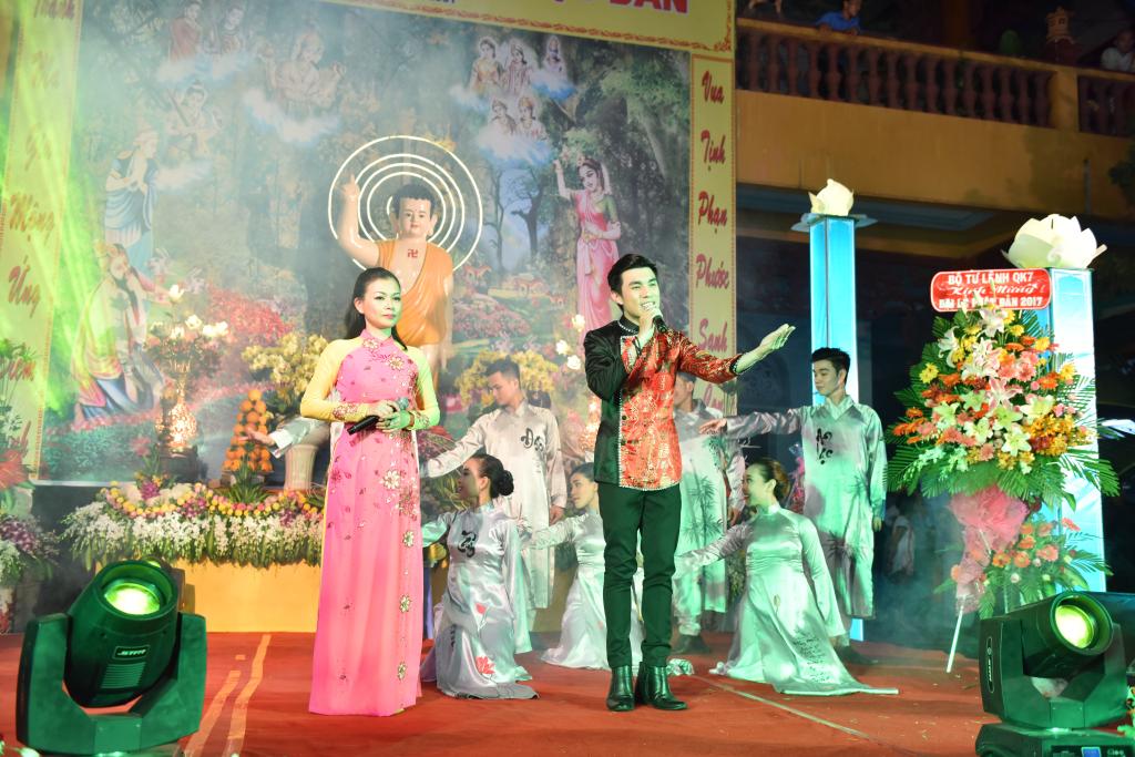 TP.HCM : Tưng bừng đêm văn nghệ kính mừng lễ Phận đản PL.2561- DL.2017