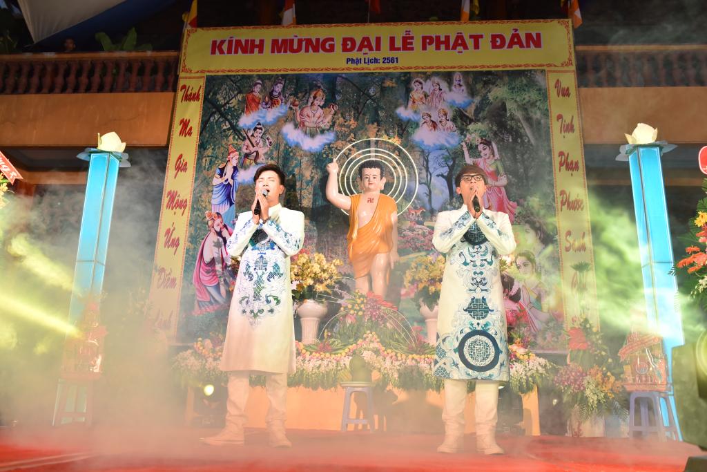 TP.HCM : Tưng bừng đêm văn nghệ kính mừng lễ Phận đản PL.2561- DL.2017
