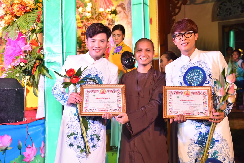 TP.HCM : Tưng bừng đêm văn nghệ kính mừng lễ Phận đản PL.2561- DL.2017