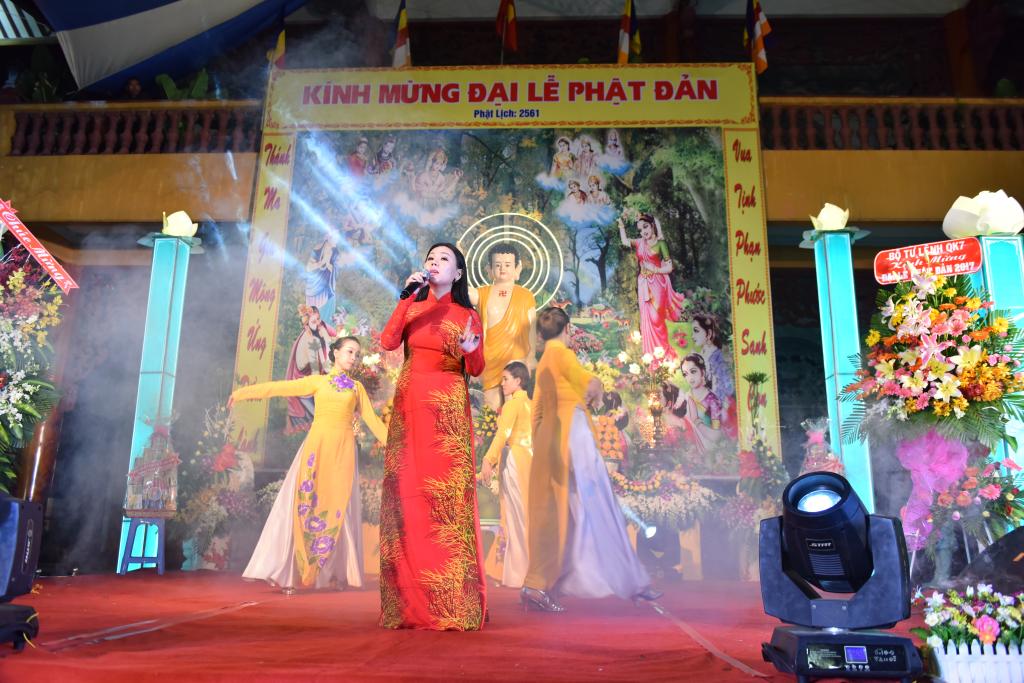 TP.HCM : Tưng bừng đêm văn nghệ kính mừng lễ Phận đản PL.2561- DL.2017