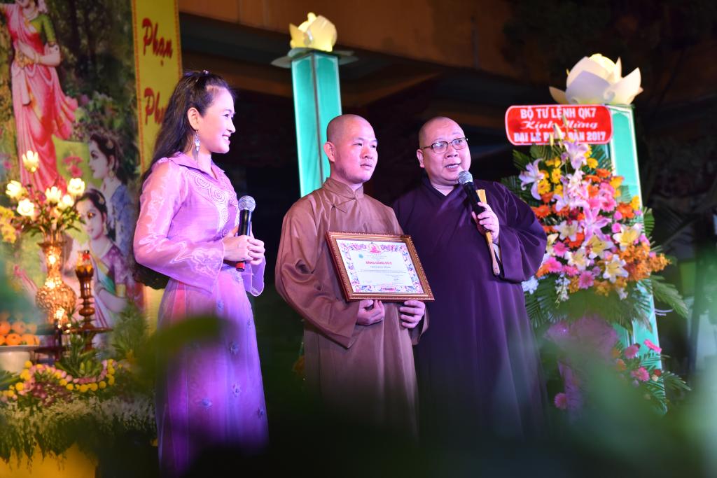 TP.HCM : Tưng bừng đêm văn nghệ kính mừng lễ Phận đản PL.2561- DL.2017