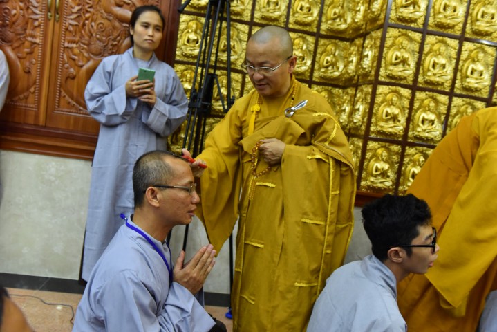 Thiêng liêng đại lễ xuất gia gieo duyên tại chùa Giác Ngộ