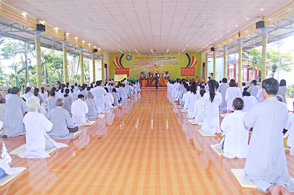 Gia Lai: Khóa tu một ngày an lạc