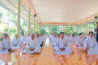 Gia Lai: Khóa tu một ngày an lạc