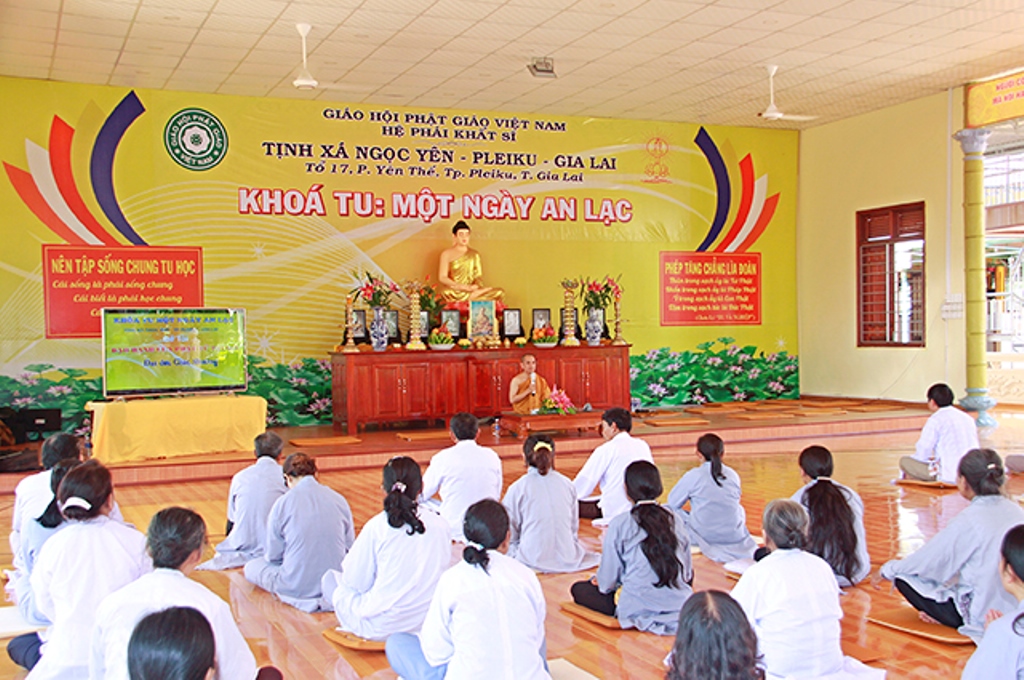 Gia Lai: Khóa tu một ngày an lạc