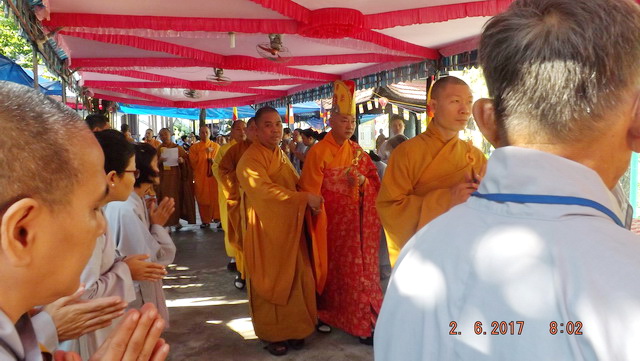 Chùa Linh Sơn Pháp Ấn: Lễ khai kinh mở đầu lễ khánh tạ lạc thành chánh điện.