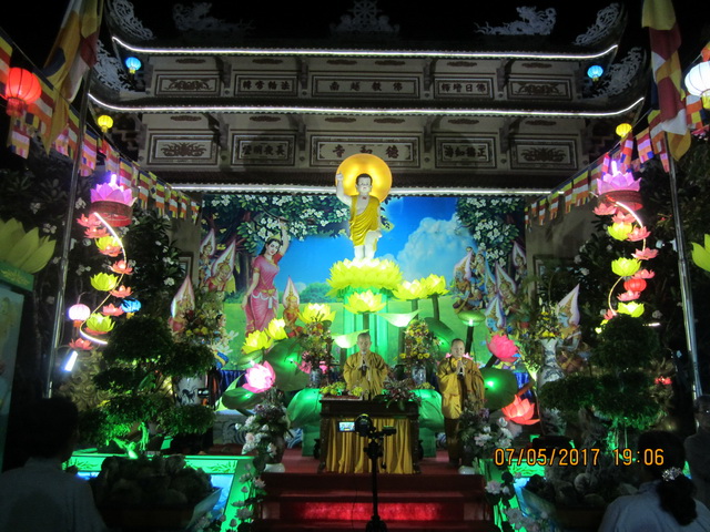 Thượng tọa Thích Thông Huệ thuyết giảng tại chùa Đức Hòa